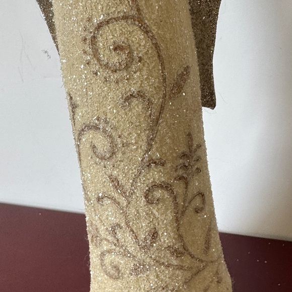 Elegant Praying Faith Angel Figurine with Glittering Wings - Picture 3 of 6